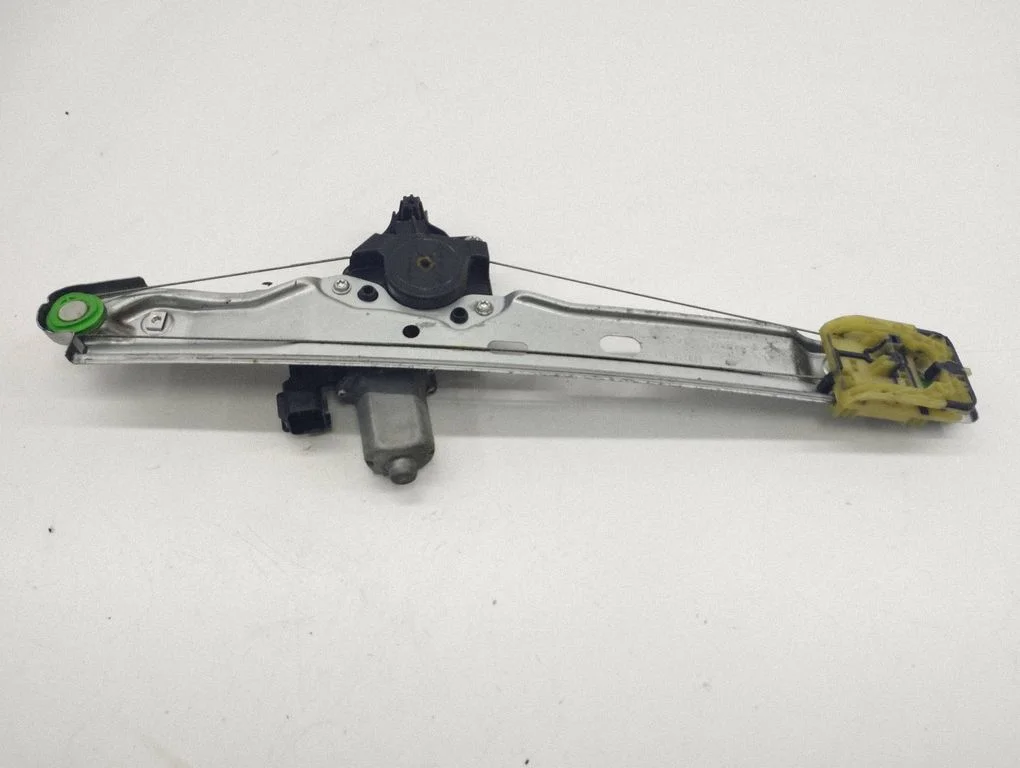 Rear door window regulator with motor AM51U27001BD