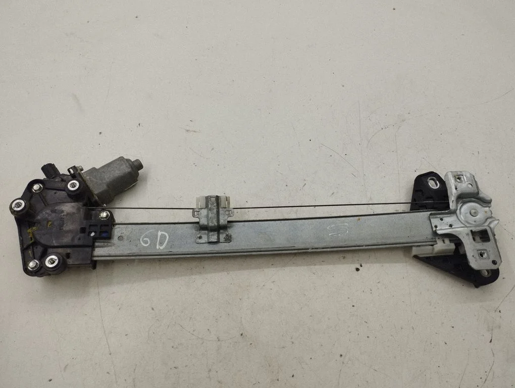Rear door window regulator with motor 012250