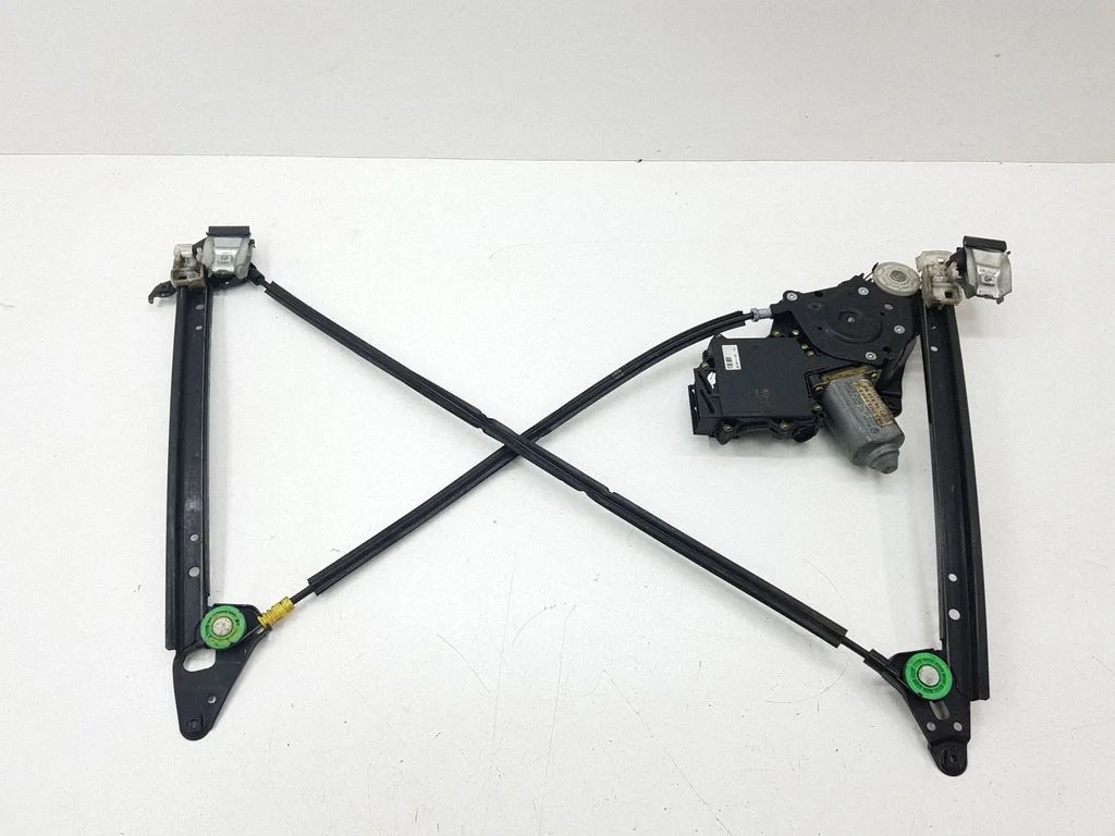 Rear door window regulator with motor YM2114533BA