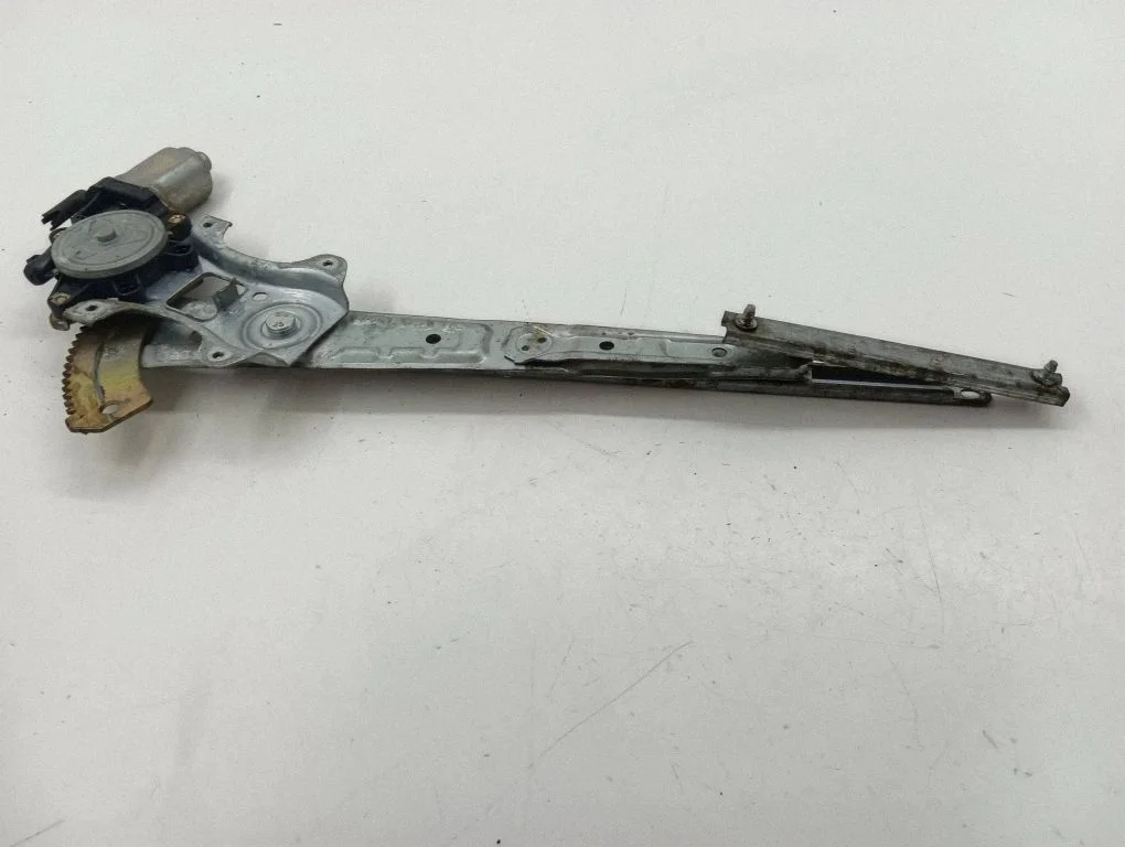 Rear door window regulator with motor 82730CG000