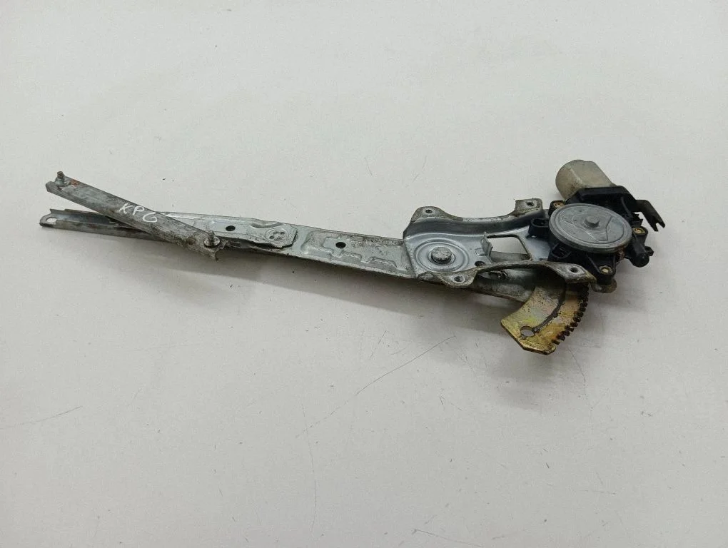 Rear door window regulator with motor 82731CG000