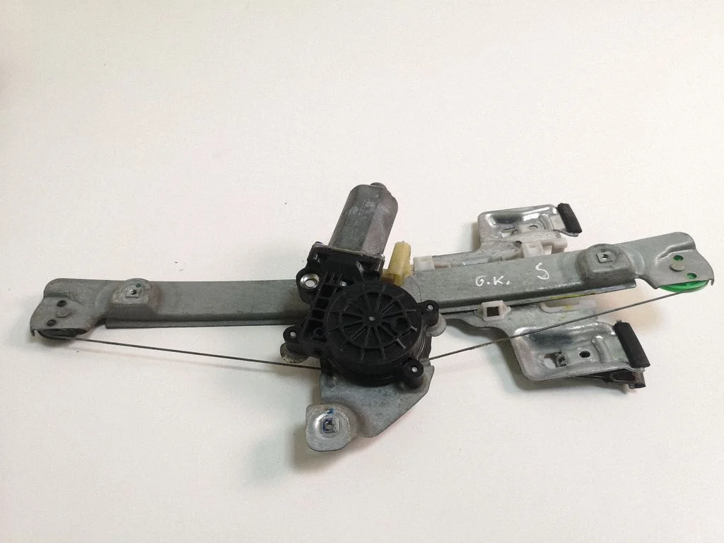 Rear door window regulator with motor 992733101