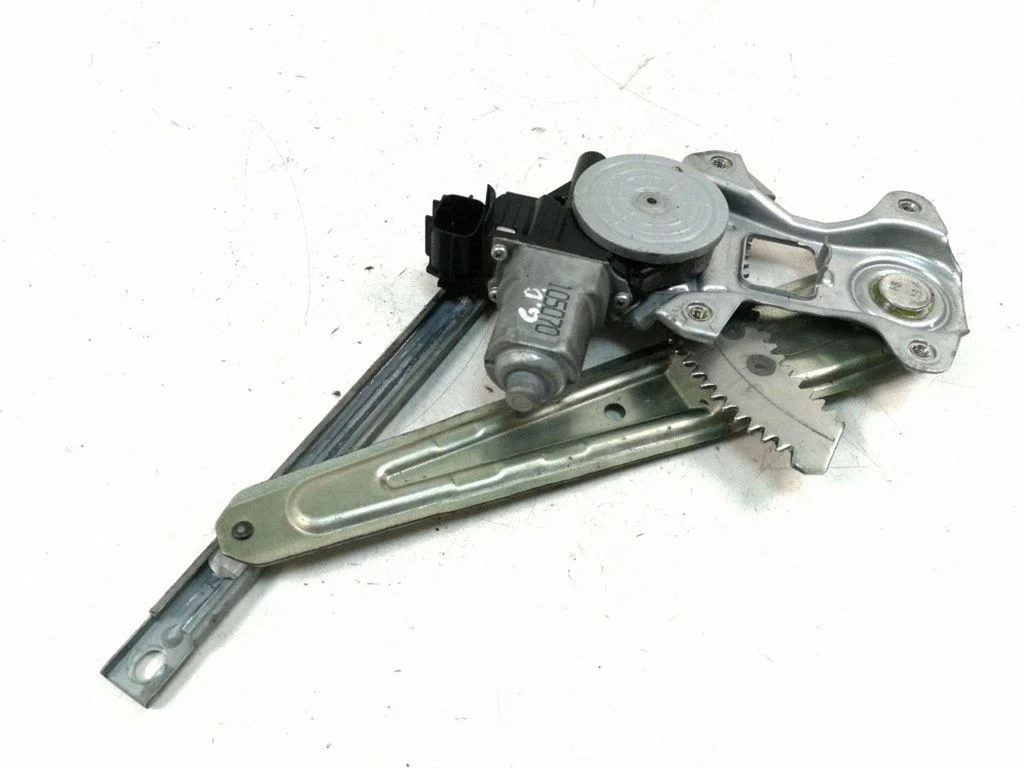 Rear door window regulator with motor 827310V01B