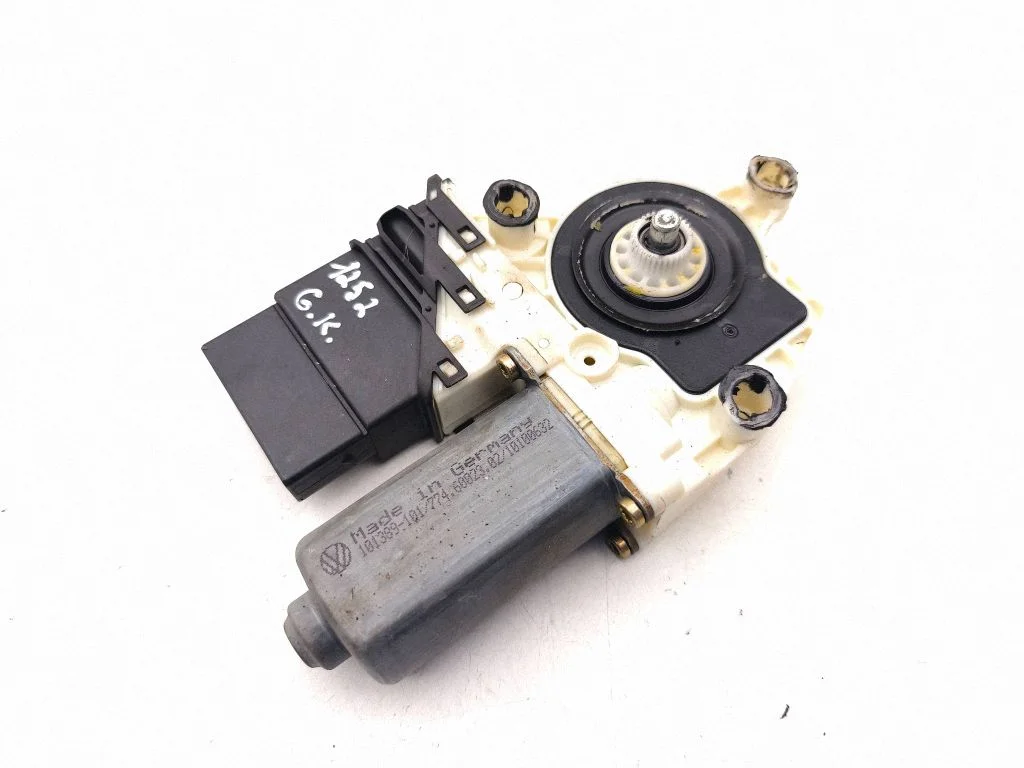 Rear door window regulator motor 101429202