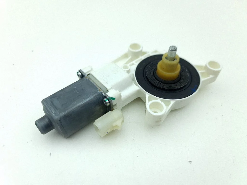 Rear door window regulator motor 3018076C