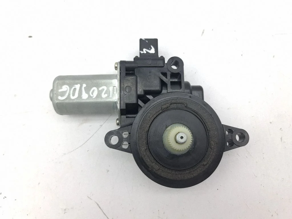 Aizmugurējā loga pacēlāja motoriņš CM012030