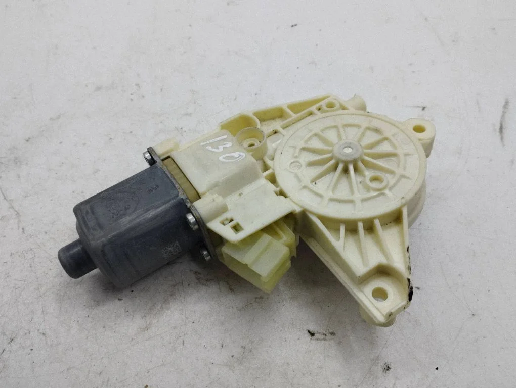 Rear door window regulator motor – Mercedes-Benz C-Class AMG W204 (2007-2014)