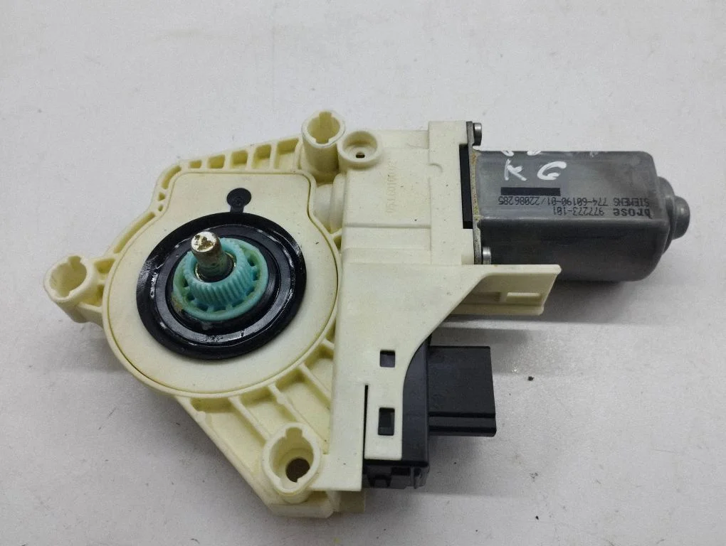 Rear door window regulator motor 4L0959801