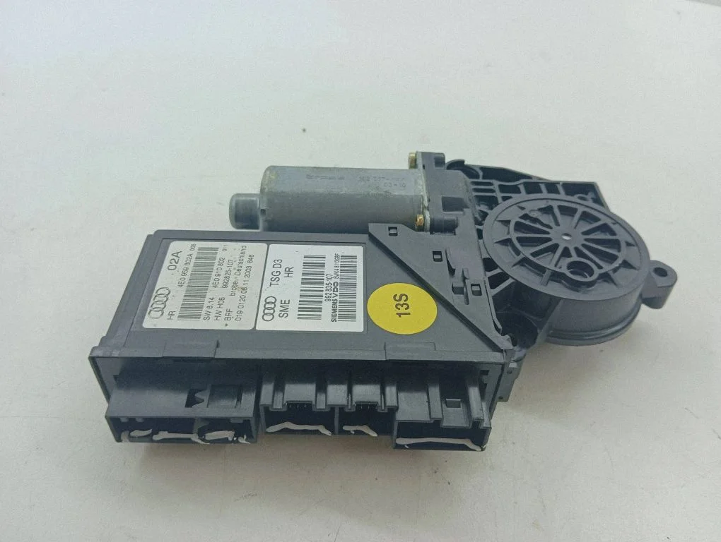 Rear door window regulator motor 4E0959802A