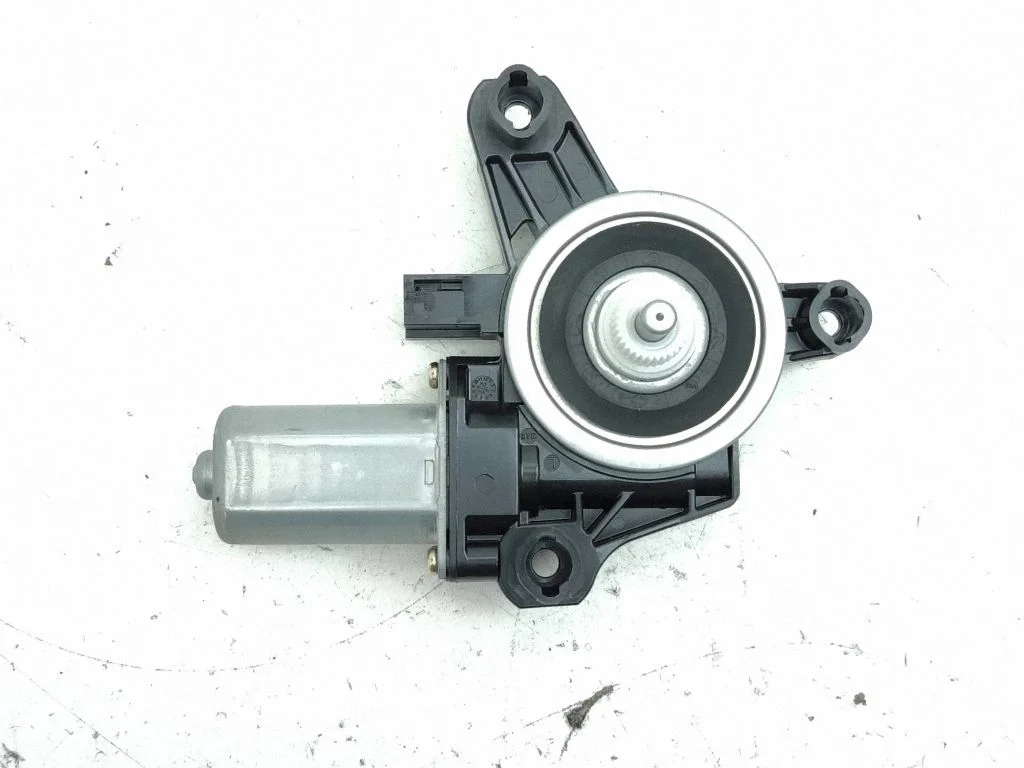Aizmugurējā loga pacēlāja motoriņš A0009060808