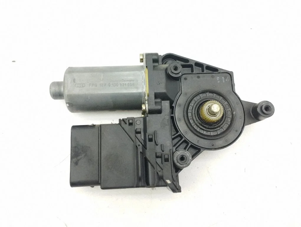 Aizmugurējā loga pacēlāja motoriņš 3B9839752CJ