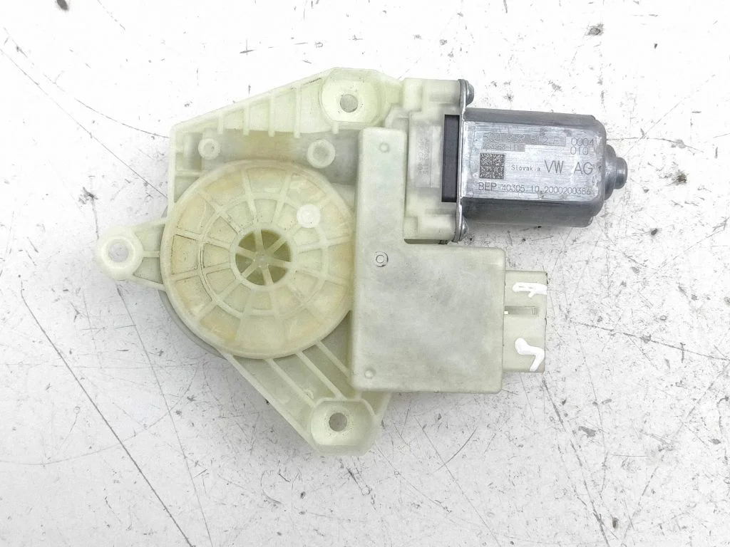 Rear door window regulator motor 5Q4959812F