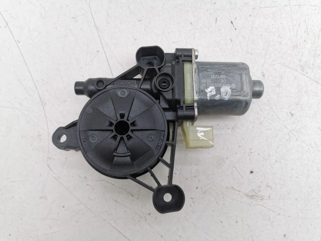 Rear door window regulator motor 5Q0959802A