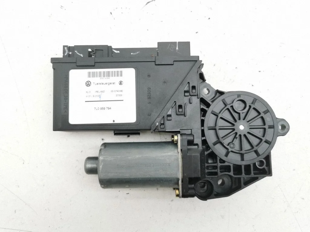 Rear door window regulator motor – Porsche Cayenne (9PA) (2002-2010)