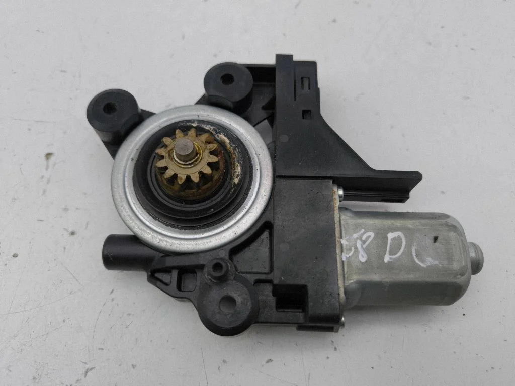 Aizmugurējā loga pacēlāja motoriņš 970716