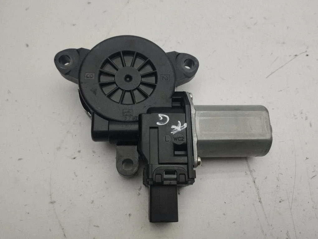 Aizmugurējā loga pacēlāja motoriņš CM012820