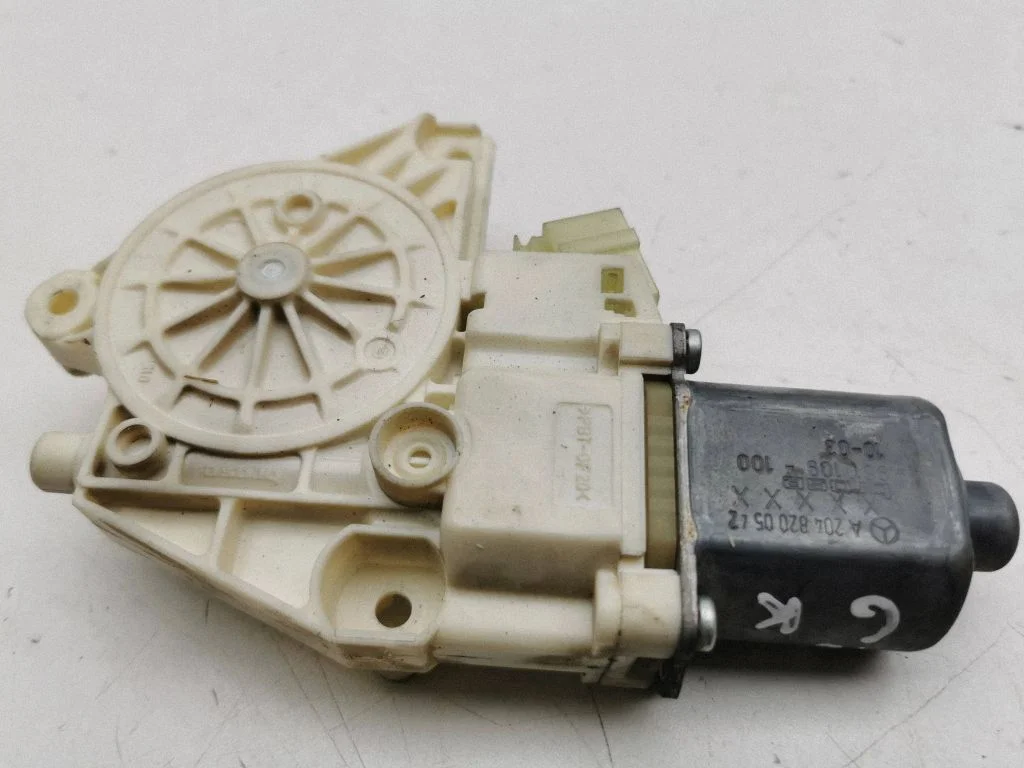 Rear door window regulator motor – Mercedes-Benz C-Class AMG W204 (2007-2014)