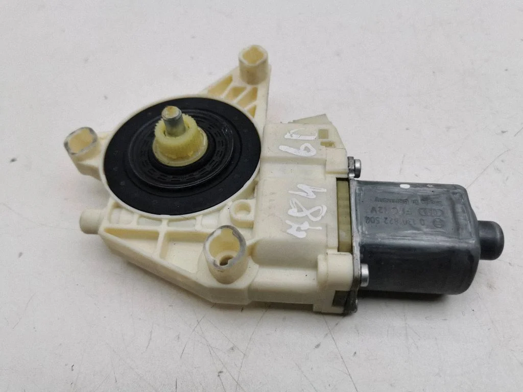 Rear door window regulator motor – Mercedes-Benz C-Class AMG W204 (2007-2014)