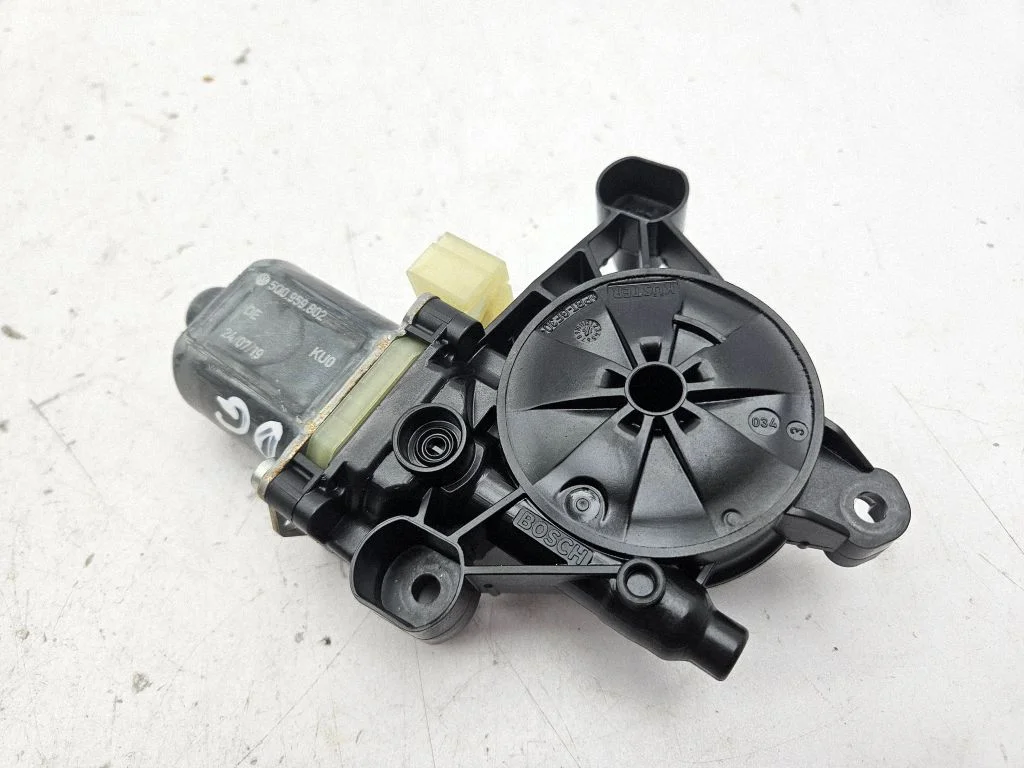 Aizmugurējā loga pacēlāja motoriņš 0130822712
