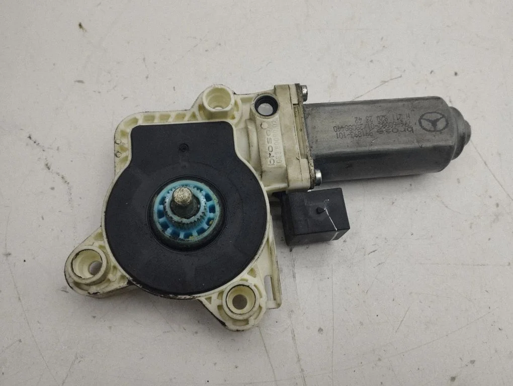 Rear door window regulator motor – Mercedes-Benz E-Class W211 (2002-2009)