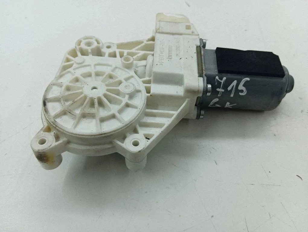 Aizmugurējā loga pacēlāja motoriņš 914546102