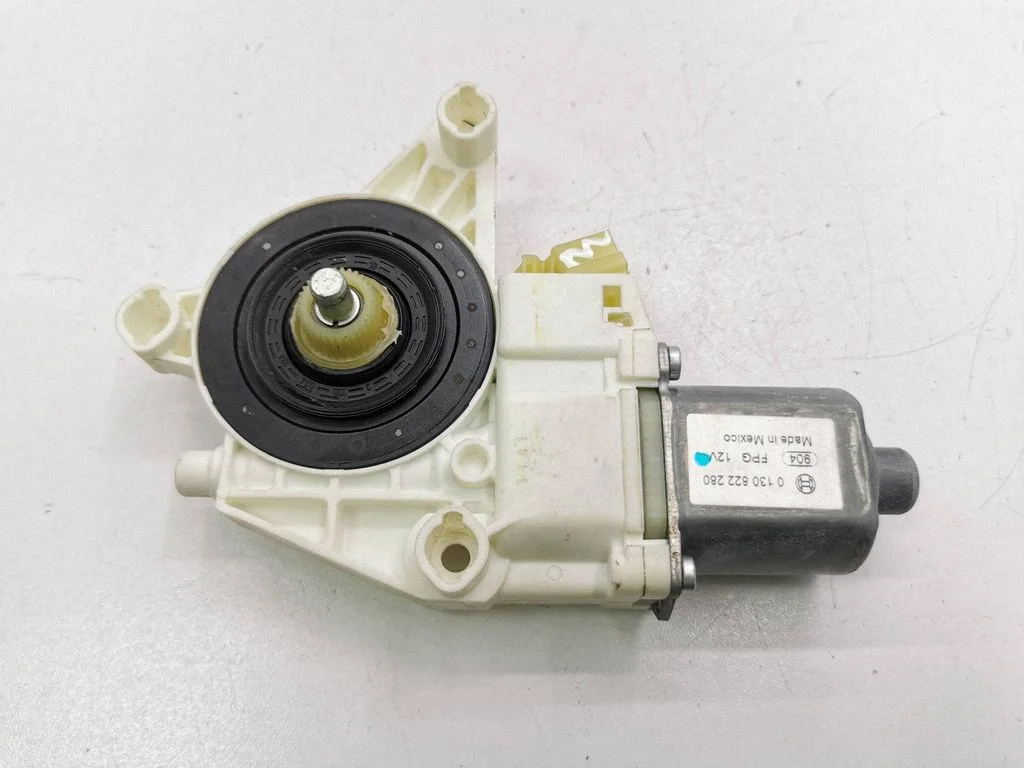 Aizmugurējā loga pacēlāja motoriņš A2518201042