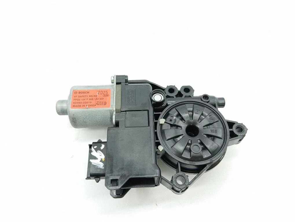 Rear door window regulator motor 834603Z010