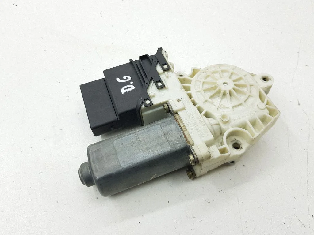 Aizmugurējā loga pacēlāja motoriņš 9776101438203