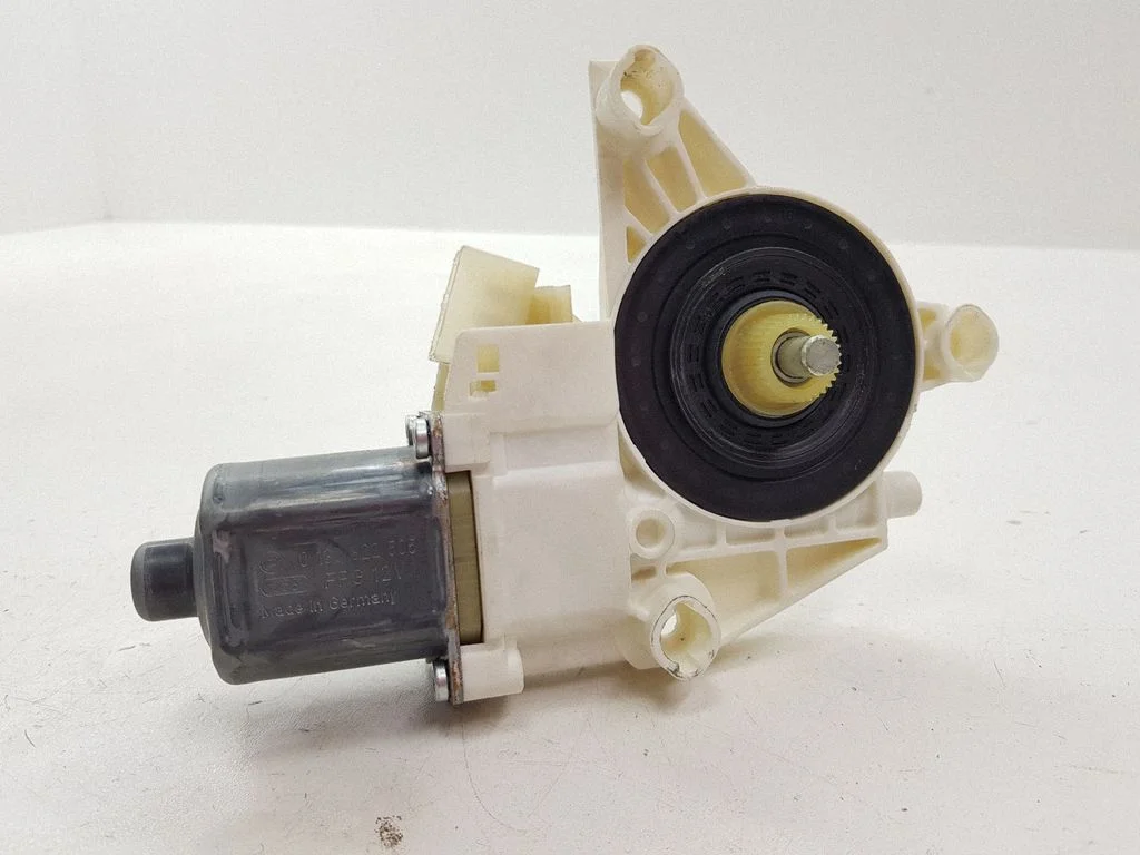 Rear door window regulator motor – Mercedes-Benz E-Class W212 (2009-2016)