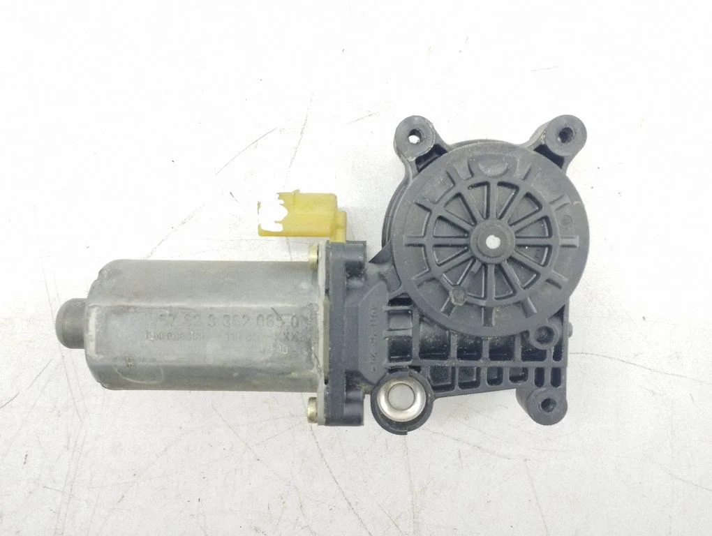 Rear door window regulator motor 676283620650