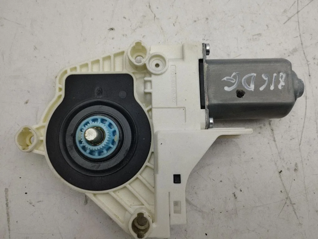 Rear door window regulator motor 8K0959801B