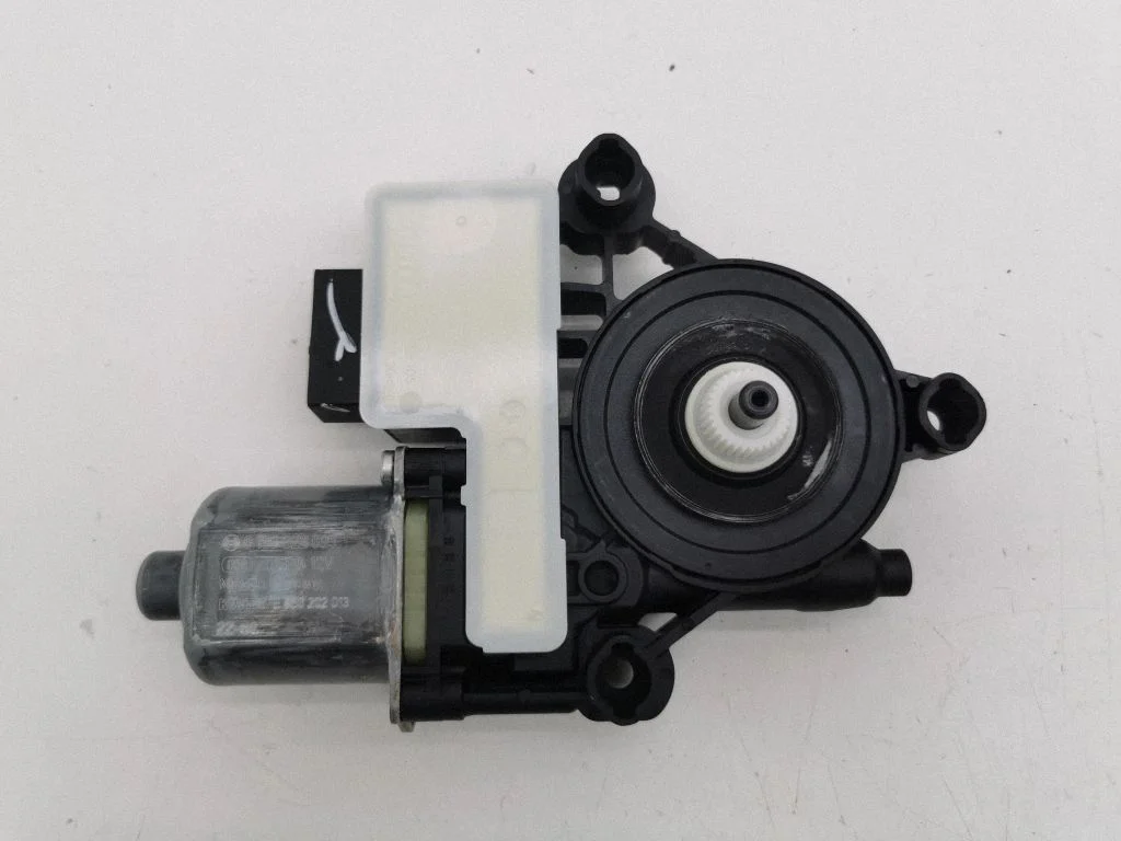 Rear door window regulator motor 5Q959407D