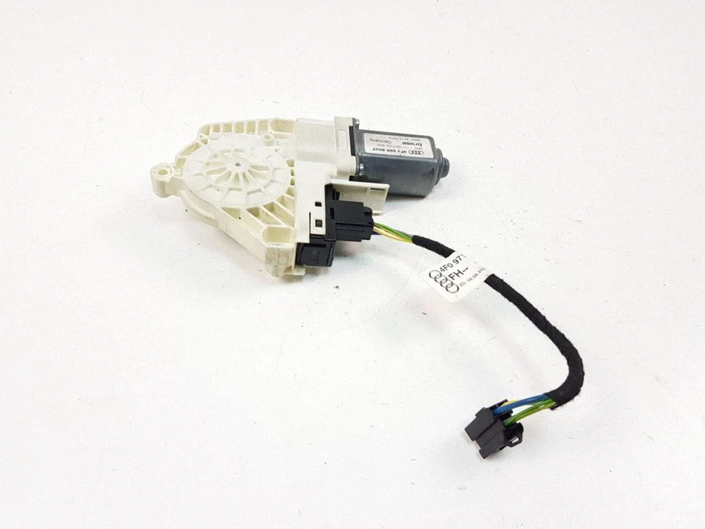 Aizmugurējā loga pacēlāja motoriņš 4F0959802F