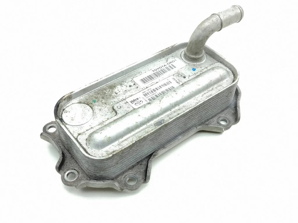 Oil filter mounting bracket 157100R011
