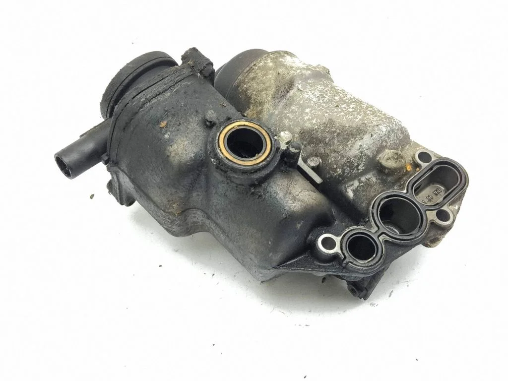 Oil filter mounting bracket