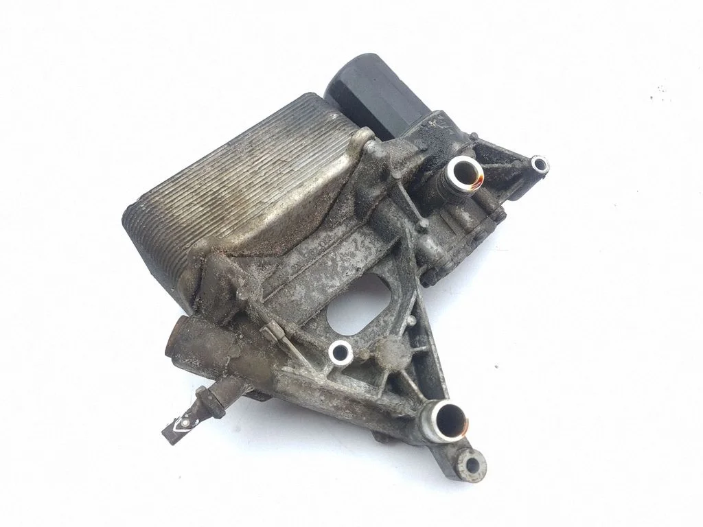 Oil filter mounting bracket 8463341