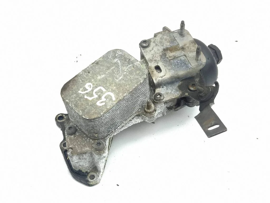 Oil filter mounting bracket