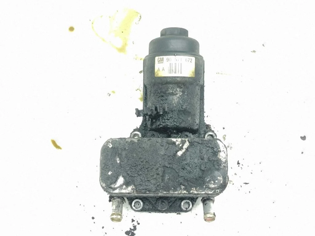 Oil filter mounting bracket – Opel Zafira A (1999-2005)