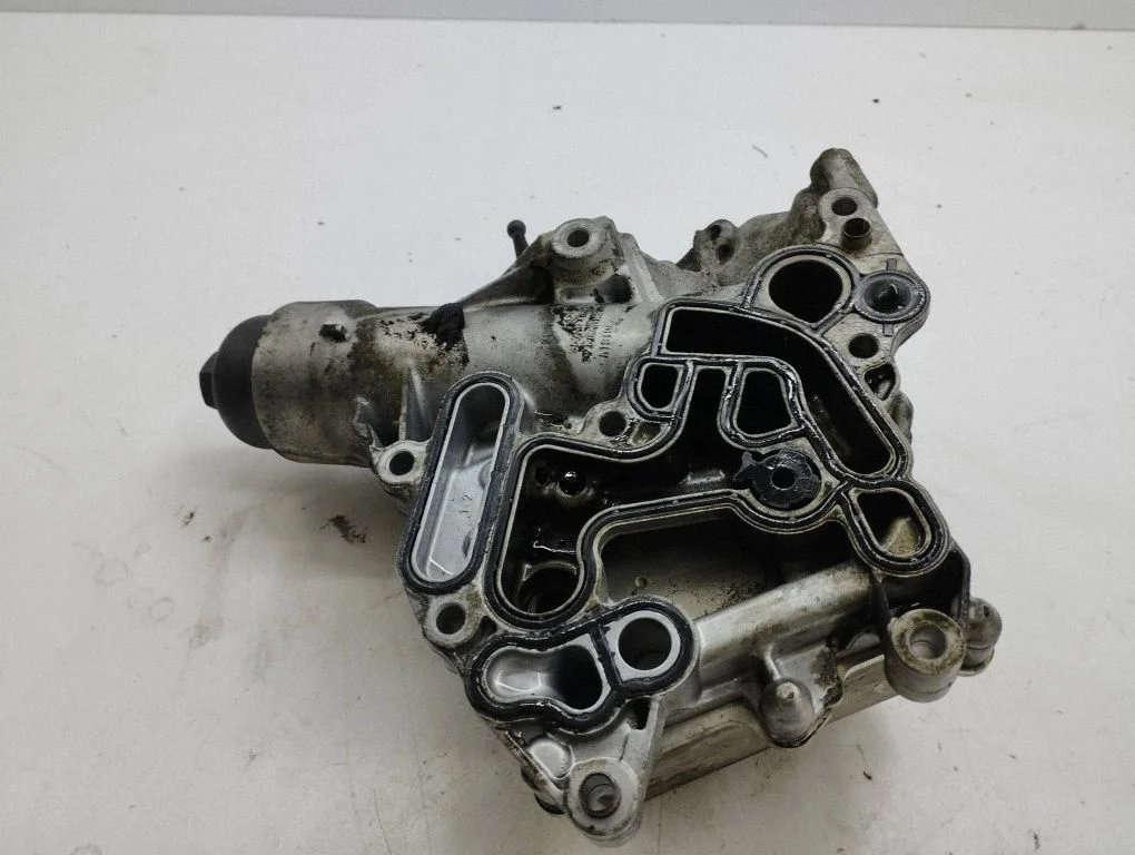 Oil filter mounting bracket 6541800265