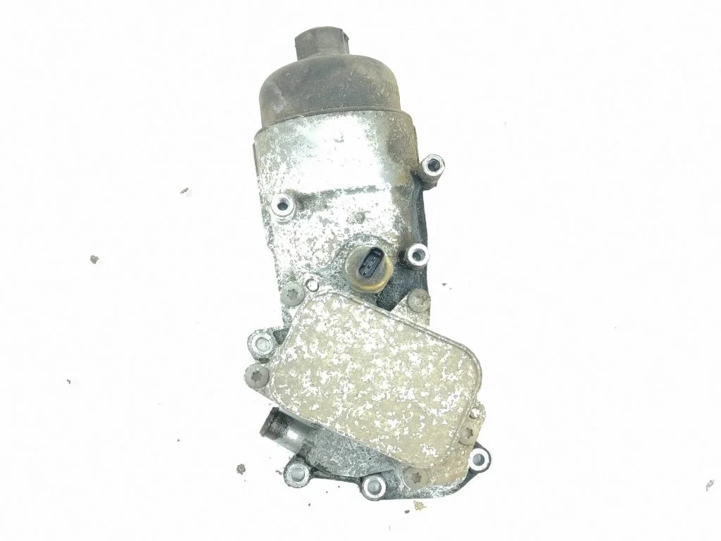 Oil filter mounting bracket