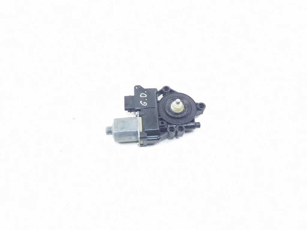 Aizmugurējā loga pacēlāja motoriņš 834602R210