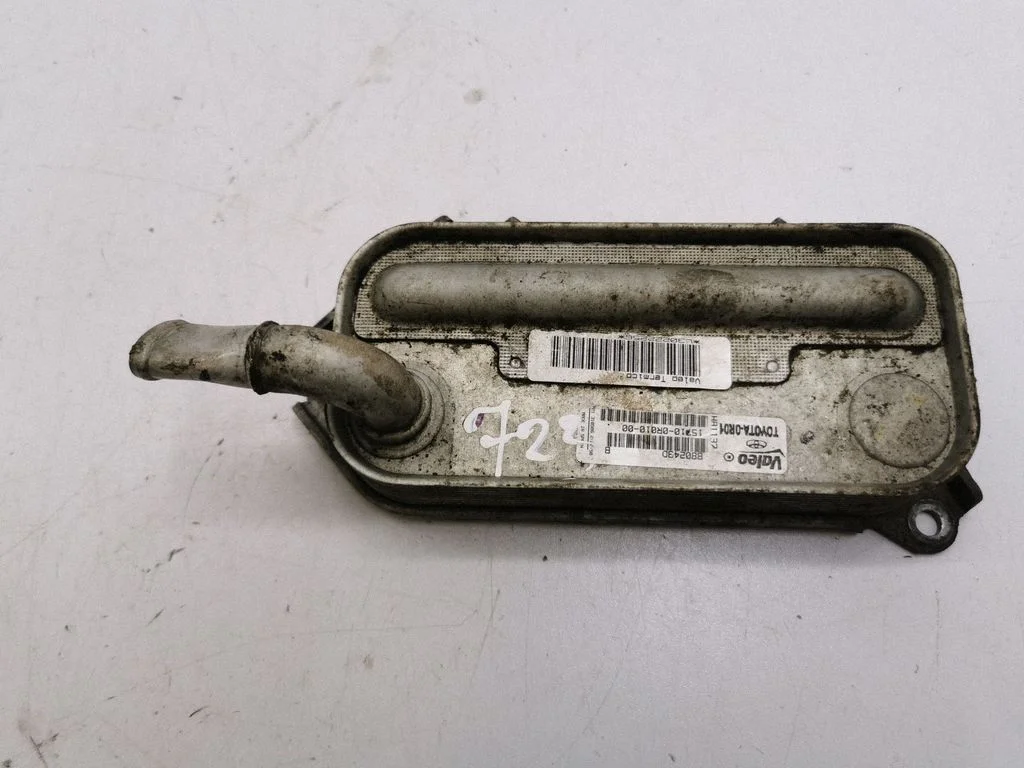 Oil filter mounting bracket 157100R01000