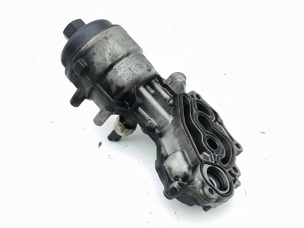 Oil filter mounting bracket – Peugeot 308 (2021-)