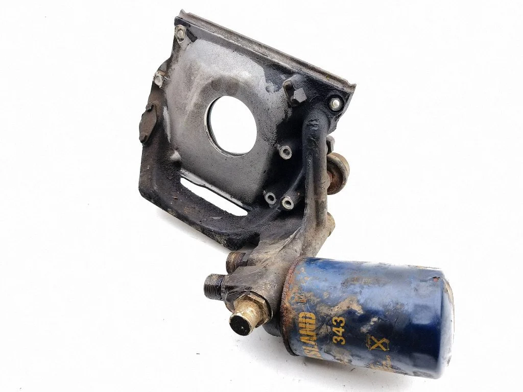Oil filter mounting bracket UE45839 – Rolls-Royce Silver Spur (1980-1998)