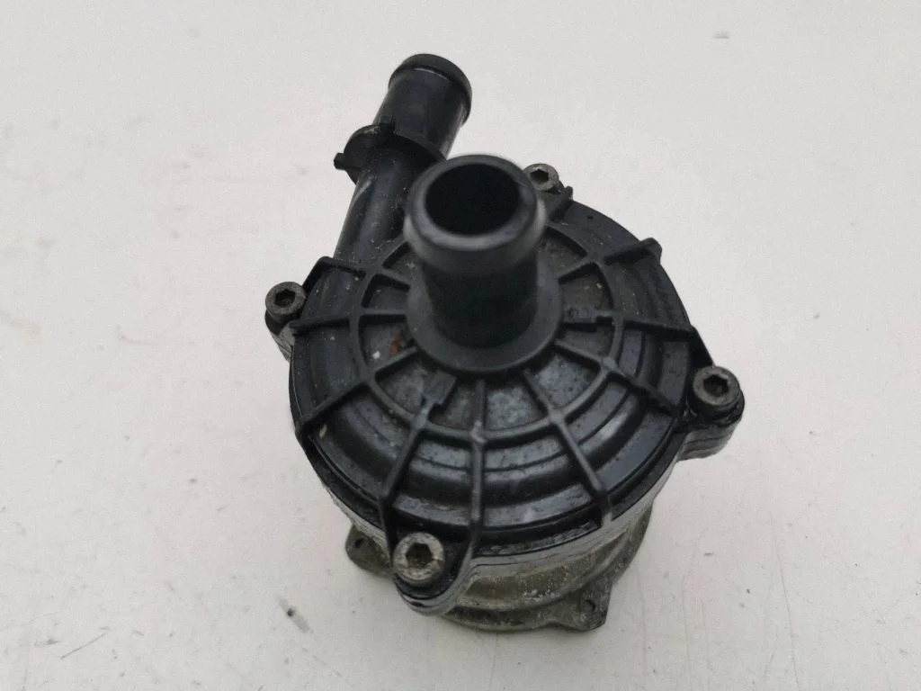 Electric auxiliary coolant/water pump 215815M01A