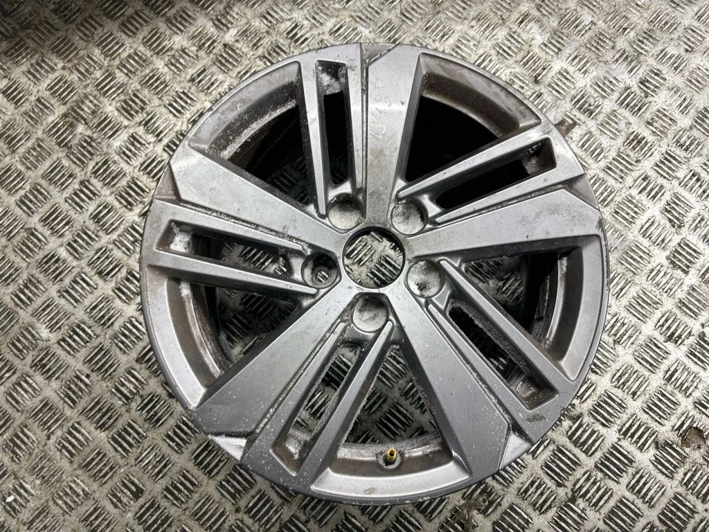 R16 alloy rim