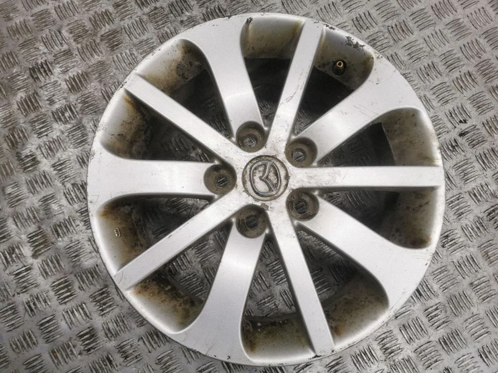 R16 alloy rim
