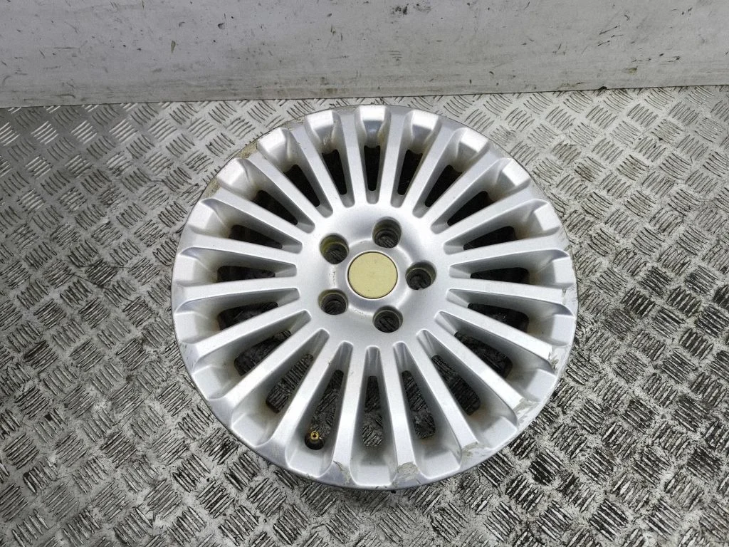 R16 alloy rim