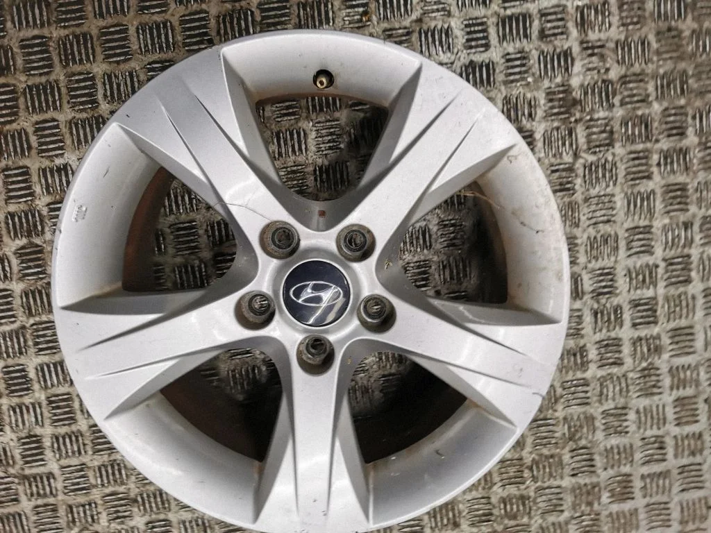 R16 alloy rim