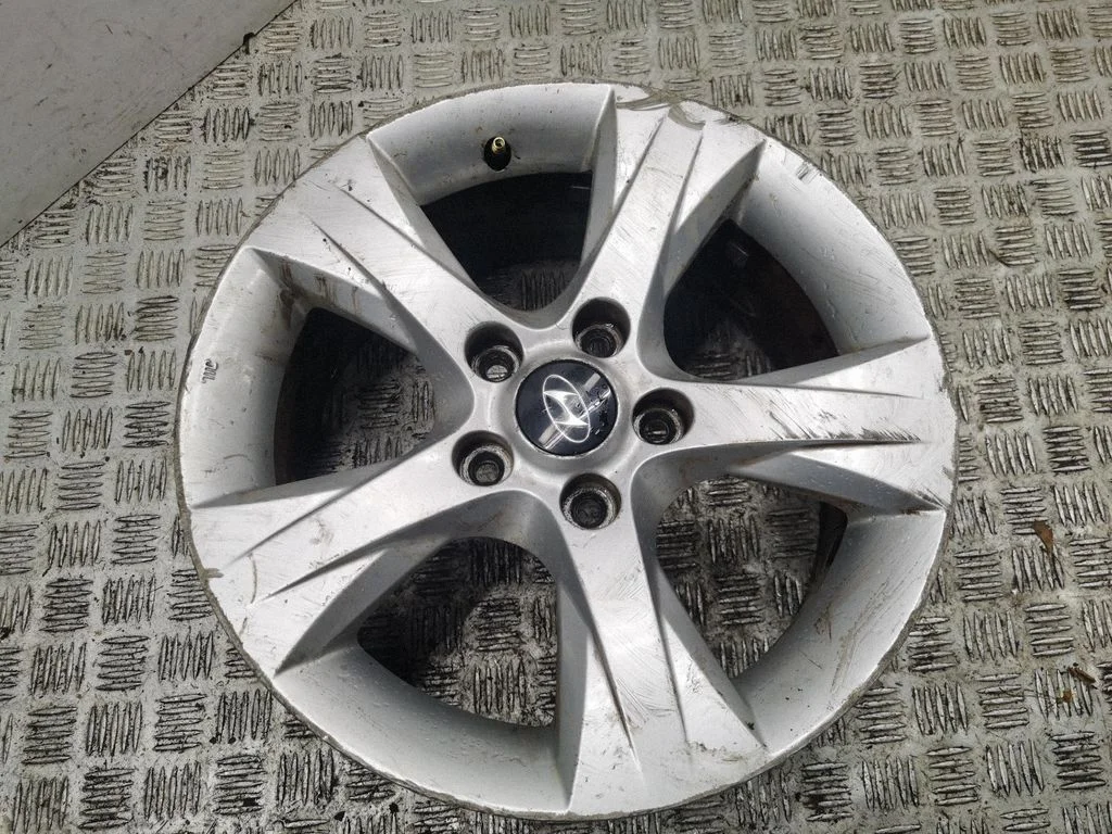R16 alloy rim
